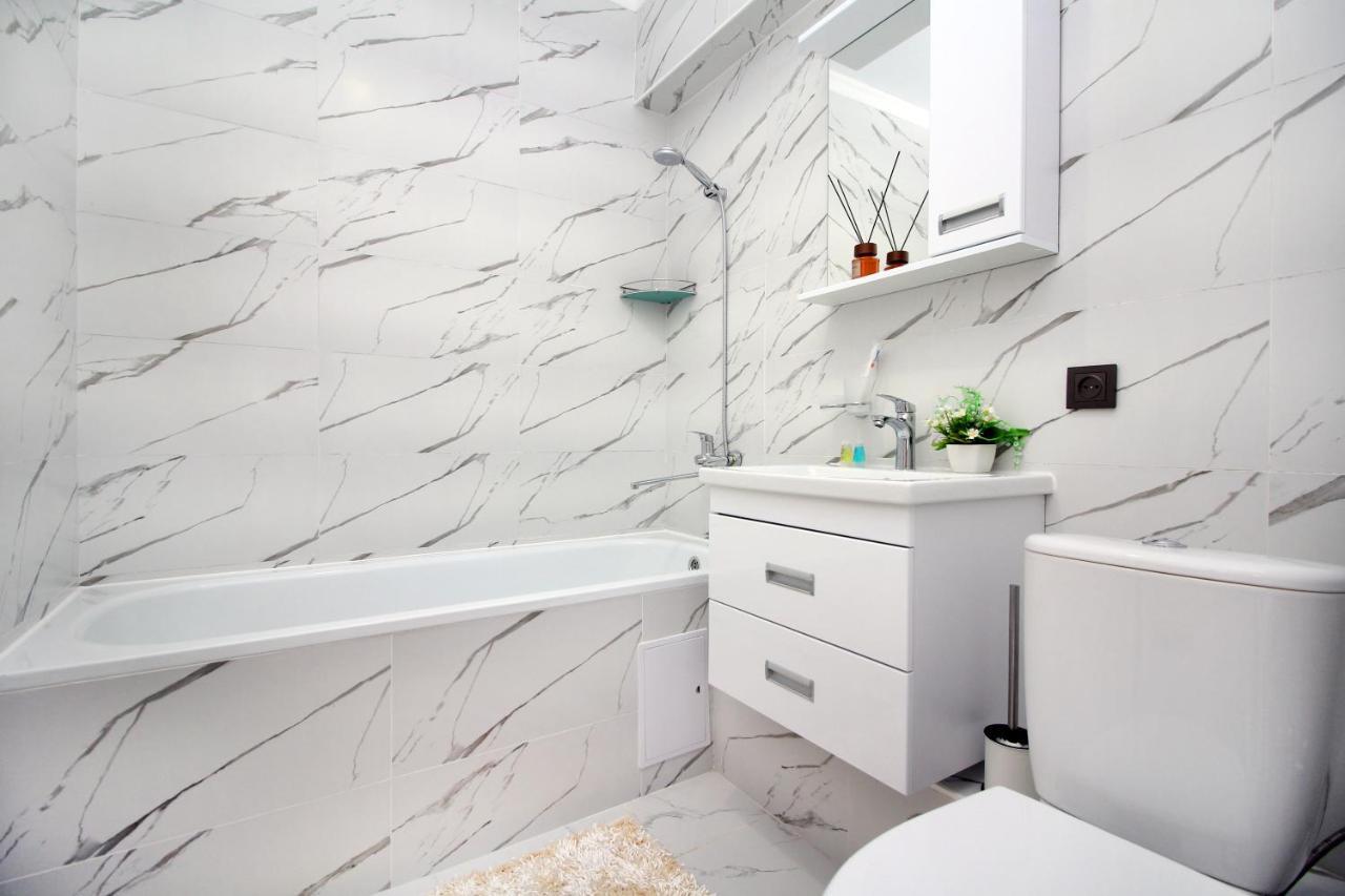 Cozy Studio In The Best Area! 4 Almaty Ngoại thất bức ảnh